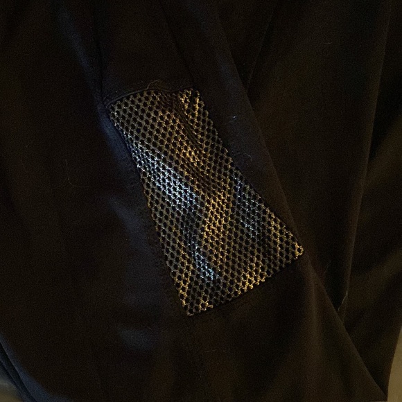 Women’s black leggings size medium - Picture 2 of 4